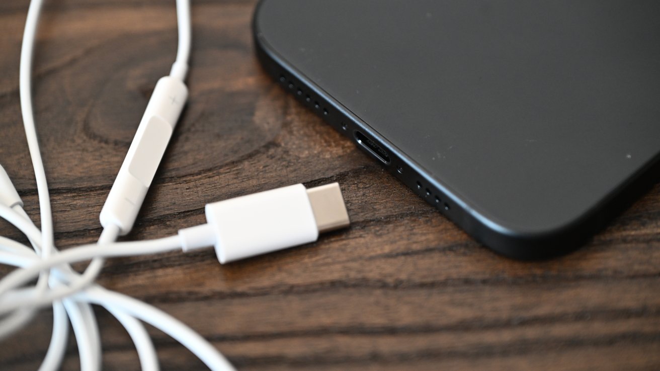 Apple updated EarPods to USB-C too